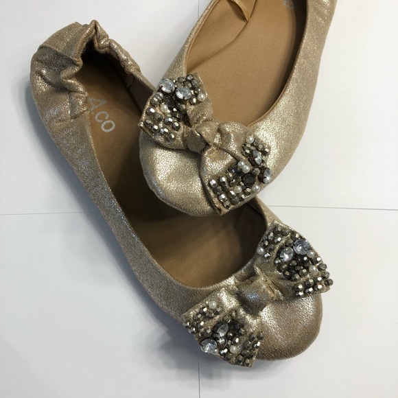 BRAND NEW - champagne colour ballet flats with bow - Picture 1 of 4